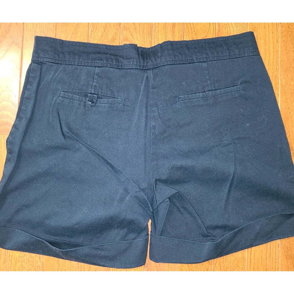 The Limited Women's Drew Cut Cuffed Chino Shorts Navy Sz 6 Missing pocket button